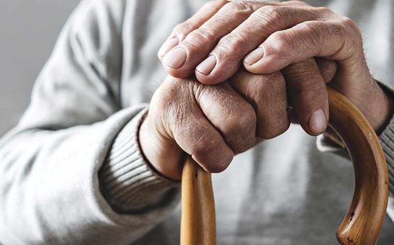 Νοσηλεία στο σπίτι Σέρρες. Φροντίδα ηλικιωμένων ασθενών
